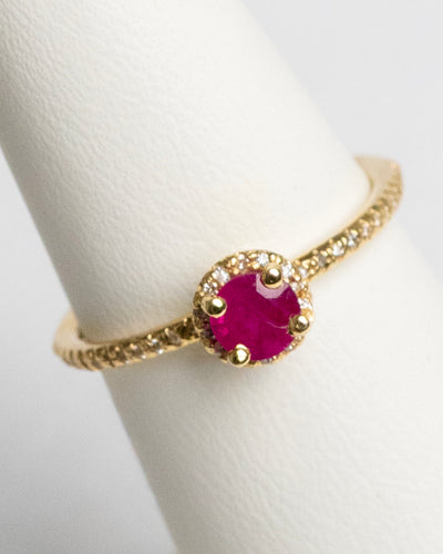 Anillo Pave con 0.34Q de rubi natural y 0.09Q de diamante