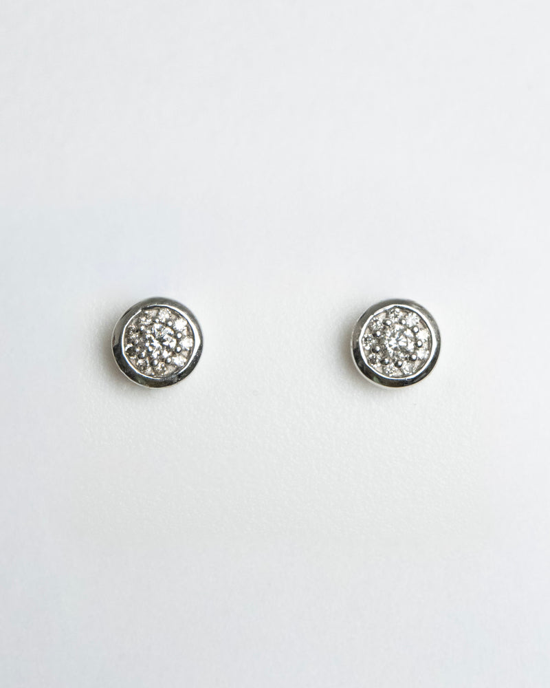 Arete para dama con diamante con montadura de 0.18Q en oro blanco de 14K