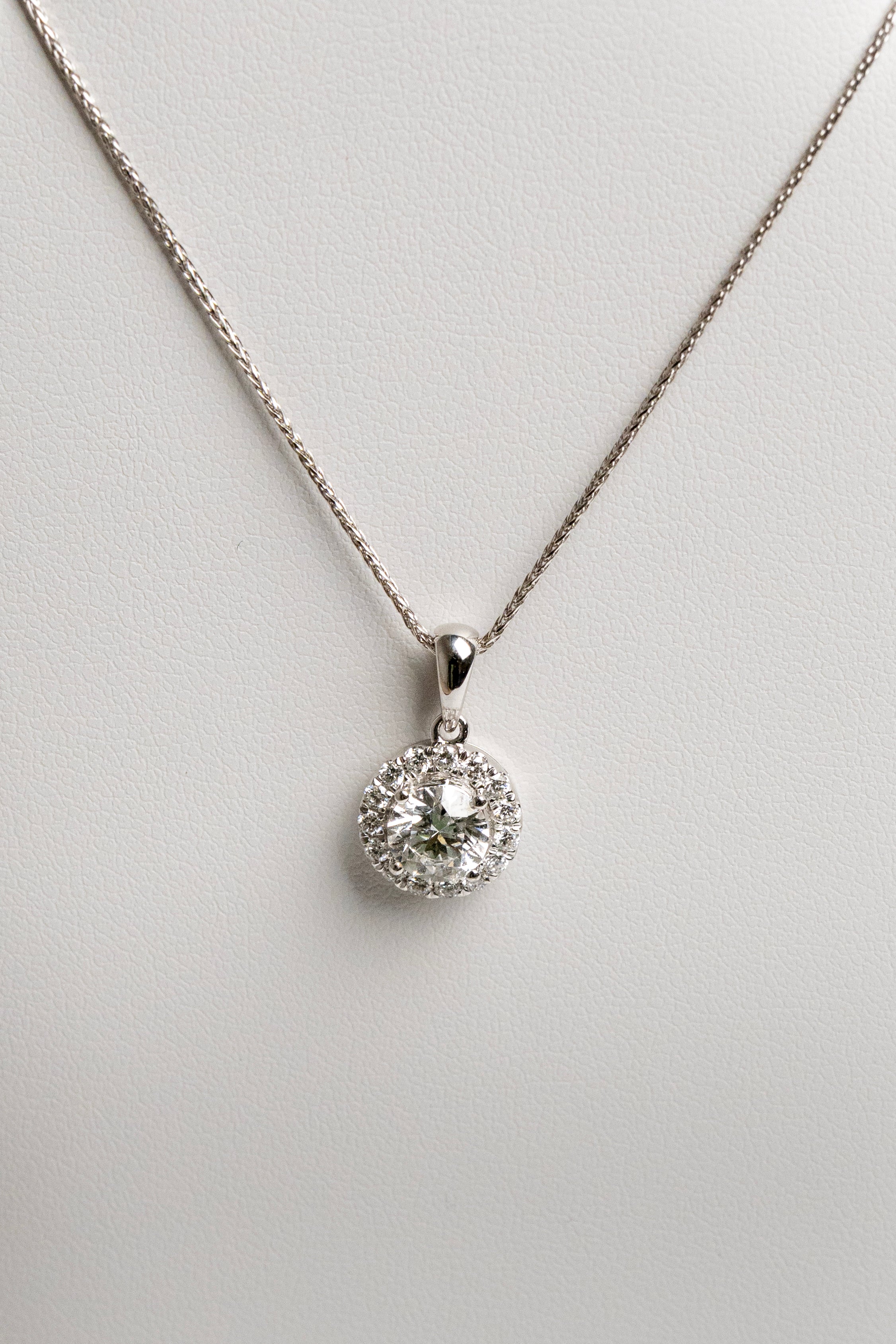 Dijes con Diamantes Lab Grown